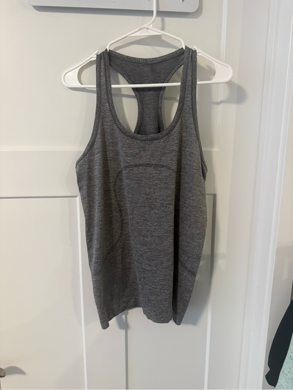 Lululemon swifly Women's Gray Racerback Tank Top - size 10 NWOT